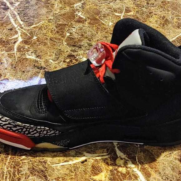 Air Jordan Retro 5 Basketball Sneakers - Picture 4 of 9